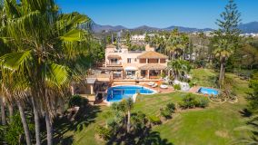 Villa en venta en Beach Side New Golden Mile, Estepona Este