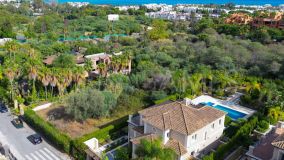 Villa for sale in Atalaya de Rio Verde, Nueva Andalucia