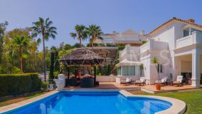 Villa for sale in El Herrojo, Benahavis