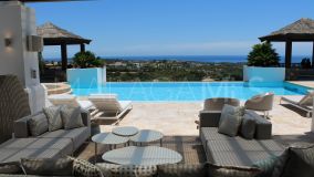 Villa for sale in Los Flamingos Golf, Benahavis