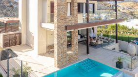 Villa for sale in La Alqueria, Benahavis