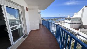 Excepcional piso con vistas al puerto y al mar en Estepona