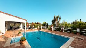 Country House for sale in El Velerin, Estepona East