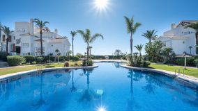 Markplanslägenhet for sale in Los Monteros Palm Beach, Marbella Öst