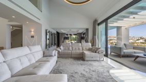 Villa for sale in Los Flamingos, Benahavis