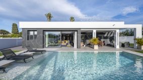 For sale villa in Linda Vista Baja with 3 bedrooms