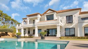 Impresionante villa con impresionantes vistas panorámicas situada en la prestigiosa urbanización Los Flamingos, Benahavis