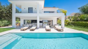 Villa for sale in Artola, Marbella Öst
