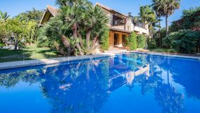 Mediterranean villa for sale with lots of charm just a short walk from the nearest beaches of Puerto Banus