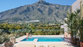 For sale 3 bedrooms penthouse in Marbella Golden Mile