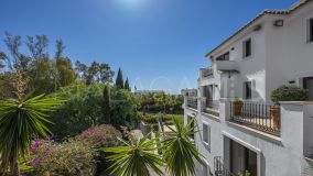 Villa for sale in El Herrojo, Benahavis