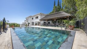 Villa for sale in El Herrojo, Benahavis