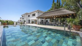 Villa for sale in El Herrojo, Benahavis
