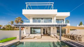 Villa for sale in Costabella, Marbella Est