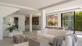 Villa for sale in La Campana, Nueva Andalucia