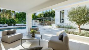 Villa for sale in Las Brisas, Nueva Andalucia