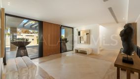Villa for sale in Las Brisas, Nueva Andalucia