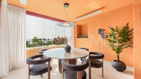 Apartamento en venta en Beach Side New Golden Mile, Estepona Este