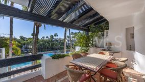 Zweistöckiges Penthouse zu verkaufen in Marina Puente Romano, Marbella Goldene Meile