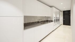 Villa for sale in El Paraiso, Estepona East