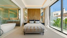 Villa for sale in Linda Vista Baja, San Pedro de Alcantara