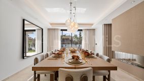 Villa for sale in Atalaya de Rio Verde, Nueva Andalucia