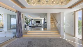 Villa for sale in Nueva Andalucia, Marbella