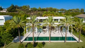 Sublime villa contemporánea de cuatro dormitorios con magníficas vistas en Finca Cortesín, Casares.