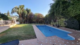 Villa for sale in Parcelas del Golf, Nueva Andalucia