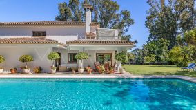 Villa en venta en Guadalmansa Playa, Estepona Este