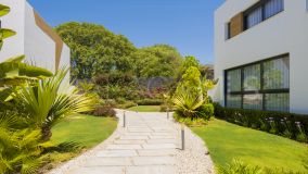 Town House for sale in Los Naranjos, Nueva Andalucia