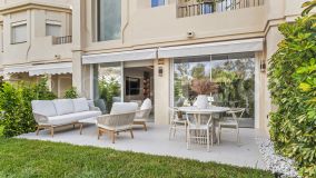 Exquisite renovated town house with breathtaking views in La Quinta Hills