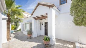 Villa for sale in La Resina Golf, Estepona East