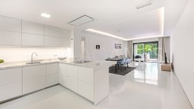 Appartement rez de chaussée for sale in El Palmeral, Nueva Andalucia
