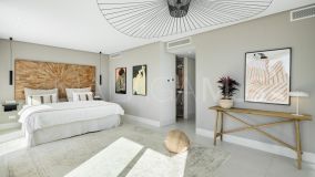 Villa for sale in La Cerquilla, Nueva Andalucia
