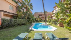 Apartamento Planta Baja en venta en Jardines de las Lomas, Marbella Golden Mile