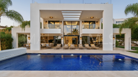 Villa en venta en Nueva Andalucia, Marbella