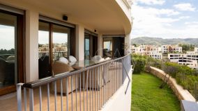 Apartment for sale in Los Altos de los Monteros, Marbella East