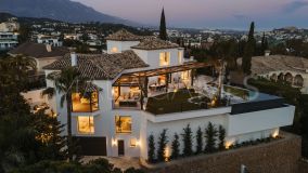 Villa for sale in El Herrojo, Benahavis
