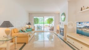 Buy ground floor apartment with 2 bedrooms in Las Mariposas