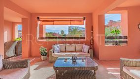 An immaculate four bedroom duplex penthouse in Alicate Playa