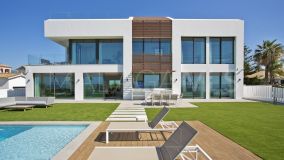 Villa à vendre à Beach Side New Golden Mile, Estepona