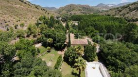 Fabulous hunting estate with agricultural land and vineyard