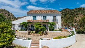 Finca for sale in Almogia