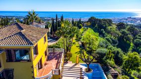 Country House for sale in Estepona
