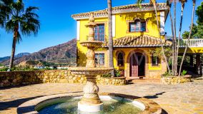 Country House for sale in Estepona