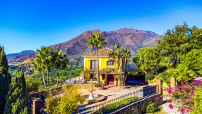 Country House for sale in Estepona