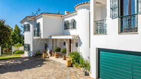 Villa for sale in Los Reales - Sierra Estepona, Altos de Estepona