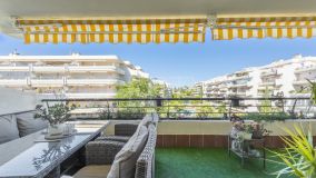 Se vende apartamento con 2 dormitorios en Guadalmina Alta