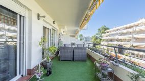 Se vende apartamento con 2 dormitorios en Guadalmina Alta